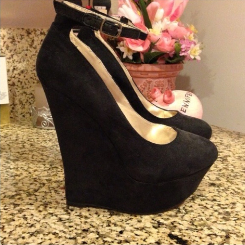 JustFab Black Wedge Heels (NWOT)